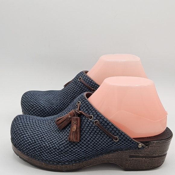 Dansko blue suede grid w/tassels classic clog shoes size 38 US size 7.5/ 8 htf - Picture 1 of 16